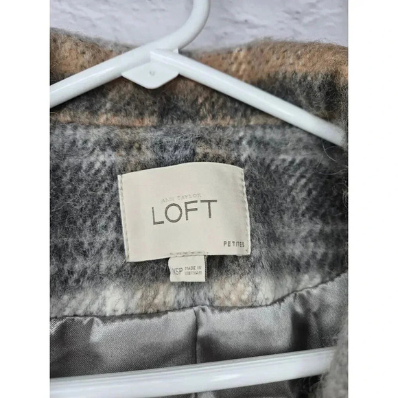 Ann Taylor Loft wool blend gray plaid funnel neck coat size XSP. - Picture 7 of 10